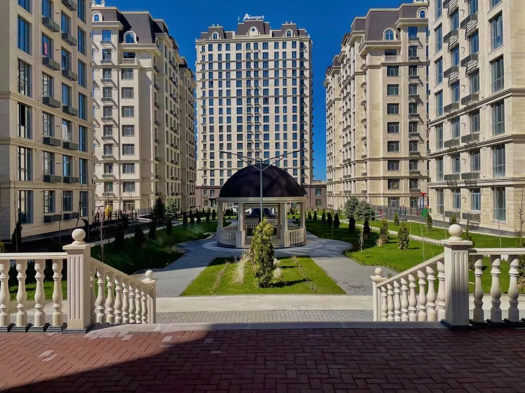 3 комнаты, 118 м², Элитка, 1 этаж, ПСО (под самоотделку)