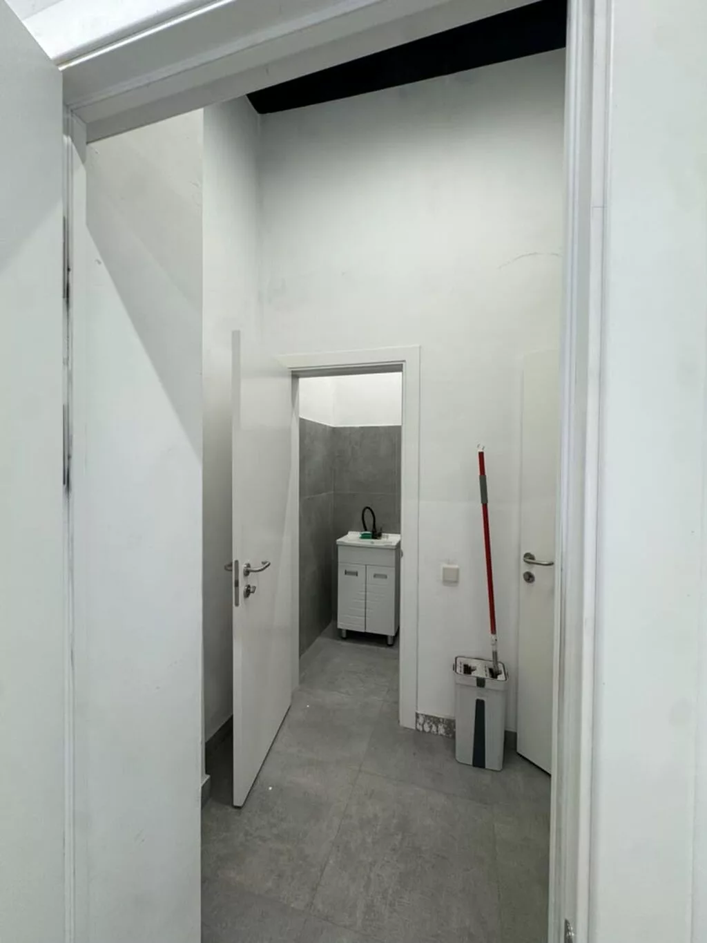 Сдаю The entire office: Сдаю IT company, 155 м², В жилом комплексе, С ремонтом, С отдельным входом
