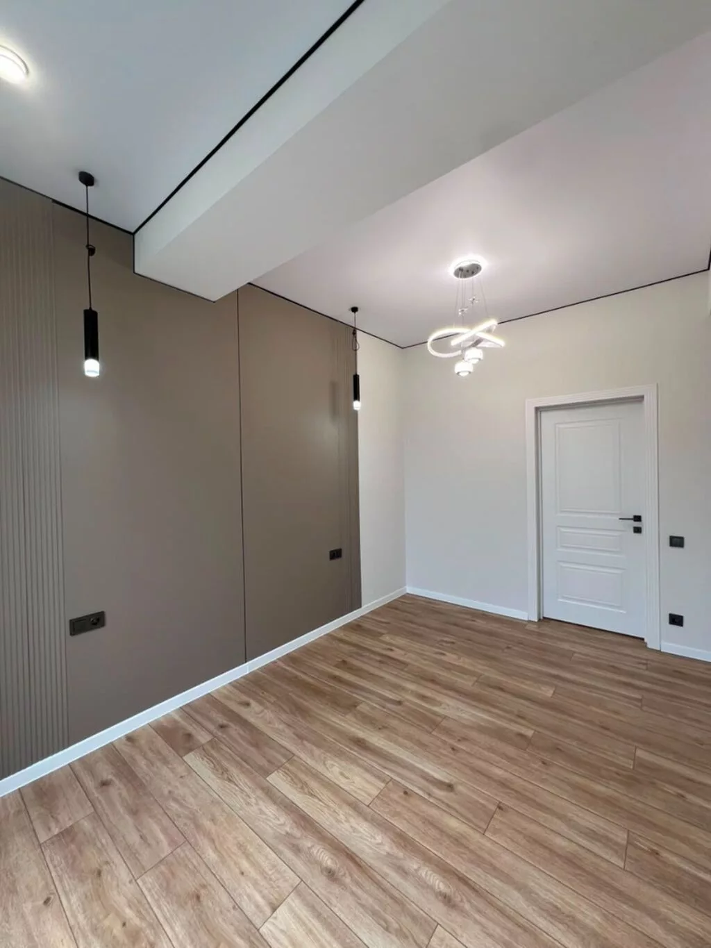 2 комнаты, 65 м², АУЦА Элитка, 4 этаж, Дизайнерский ремонт