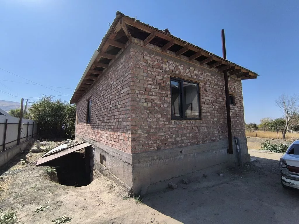 Продаю дом дача Ак-Сай вода свет теплый пол во всех комнатах вай-фай