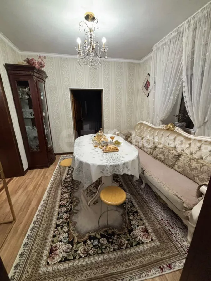 Аренда, дом, 5-комн.: Чуйская область / Бишкек, город Бишкек, Кара Дарыя -  — за 396 000 сом