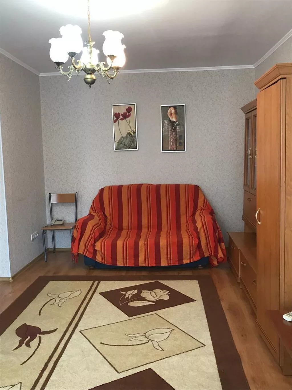 Сдаю 2 комнатную квартиру семье, 104 серия 4 этаж из 5, с ремонтом