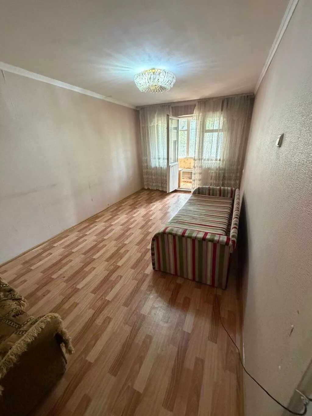 1 комната, 36 м², 5 мкр 104 серия, 2 этаж, Старый ремонт