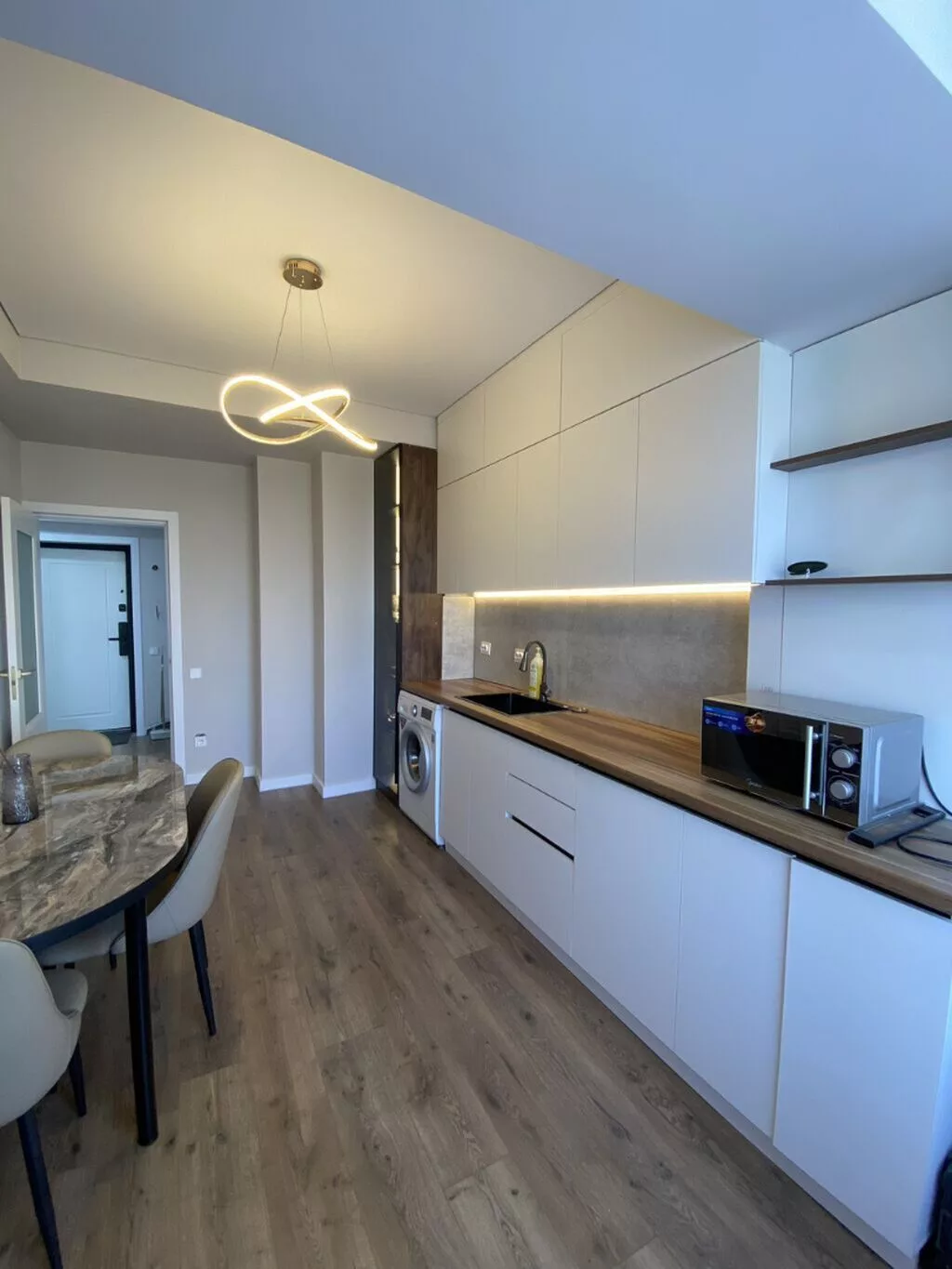 2 комнаты, 58 м², Тунгуч мкр Элитка, 8 этаж, Дизайнерский ремонт