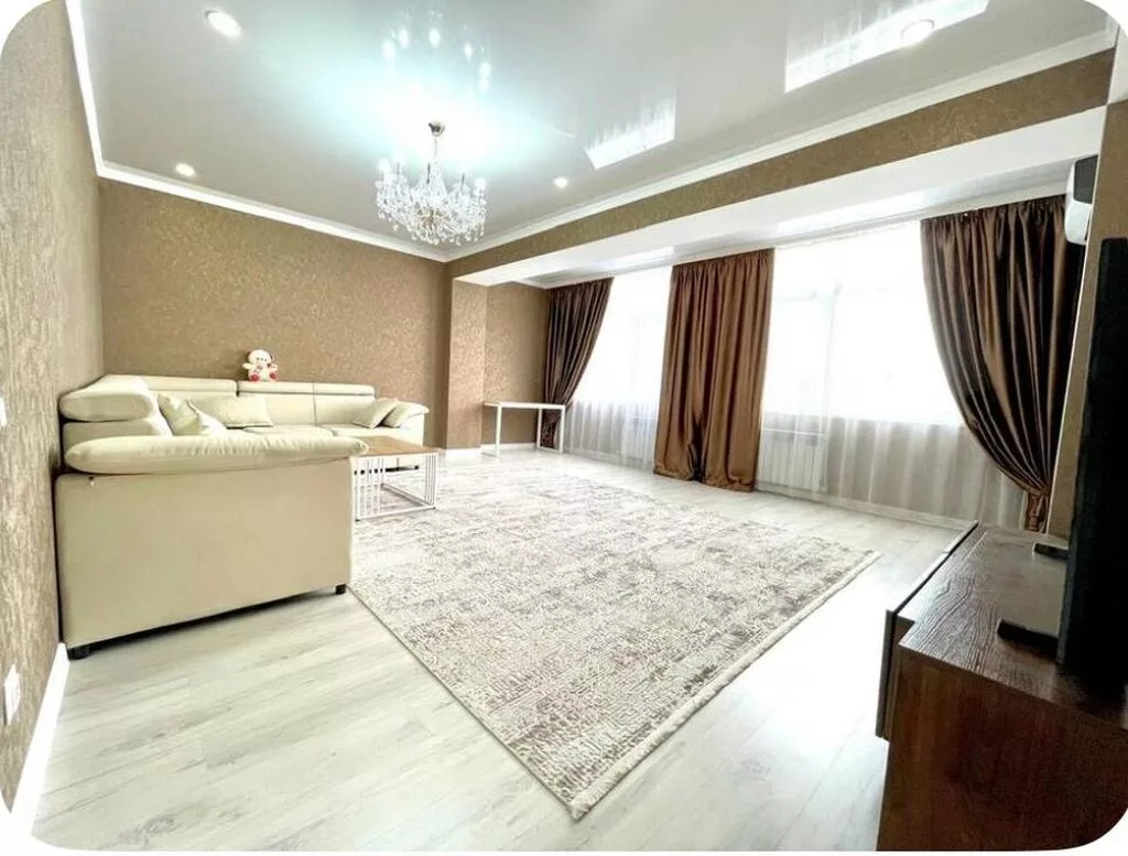 3 комнаты, 120 м², Золотой квадрат Элитка, 5 этаж, Евроремонт