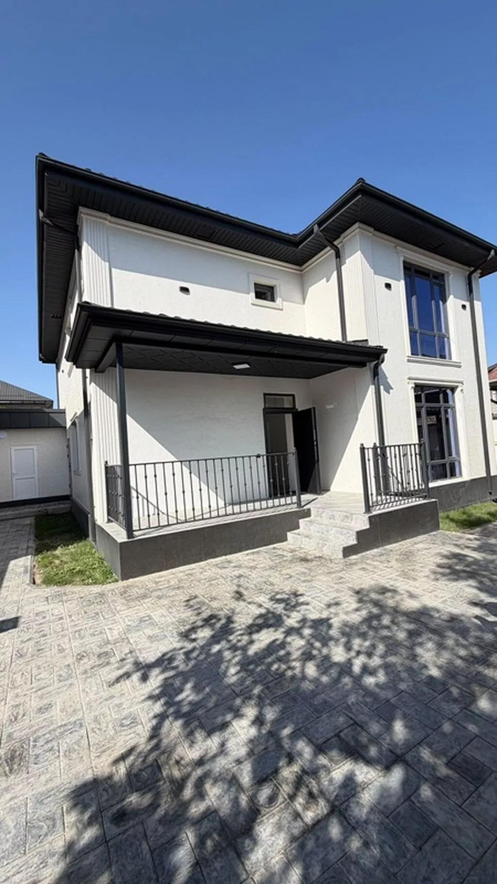 5 комнат, 195000 м², 4 соток, Бишкек, Агентство недвижимости