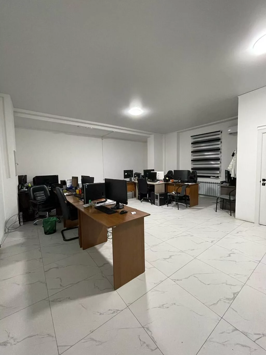 Сдаю The entire office: Сдаю IT company, 124 м², В жилом комплексе, С ремонтом, С отдельным входом