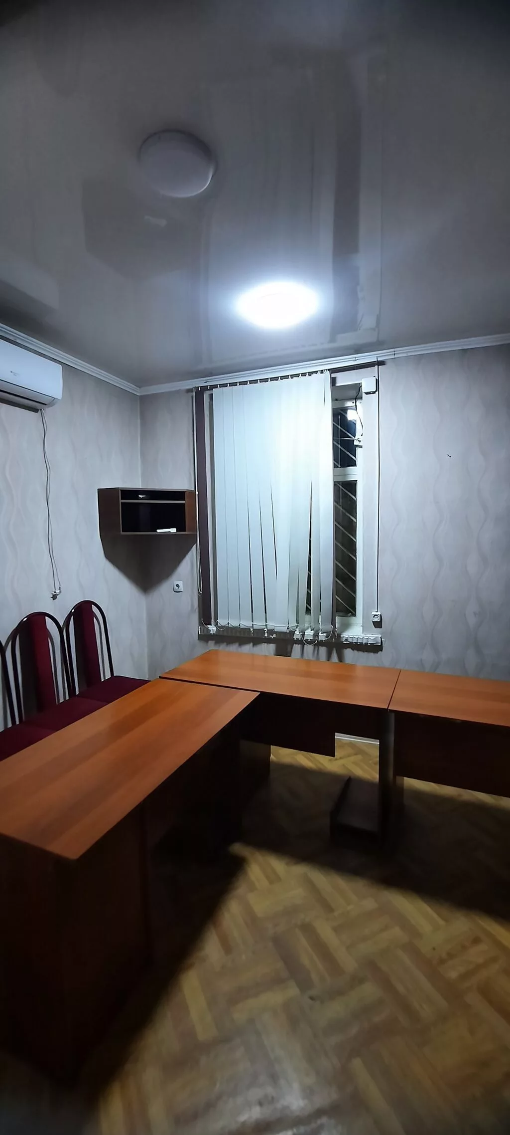 Офисное помещение 110 м² — продажа или аренда Характеристики: -