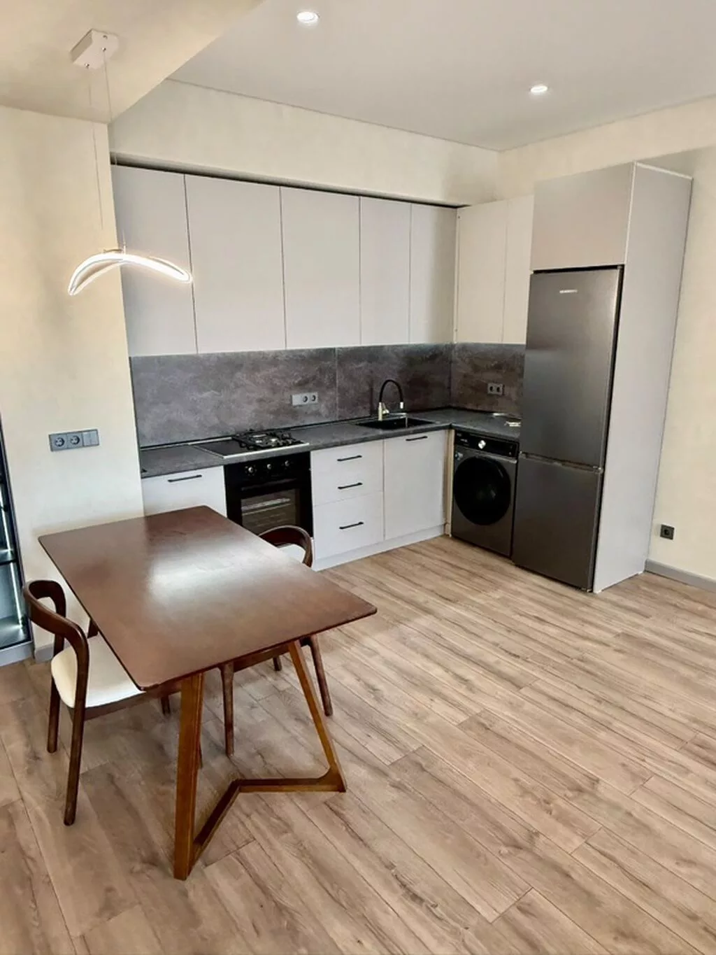 Студия, 88 м², 12 мкр Элитка, 8 этаж, Дизайнерский ремонт