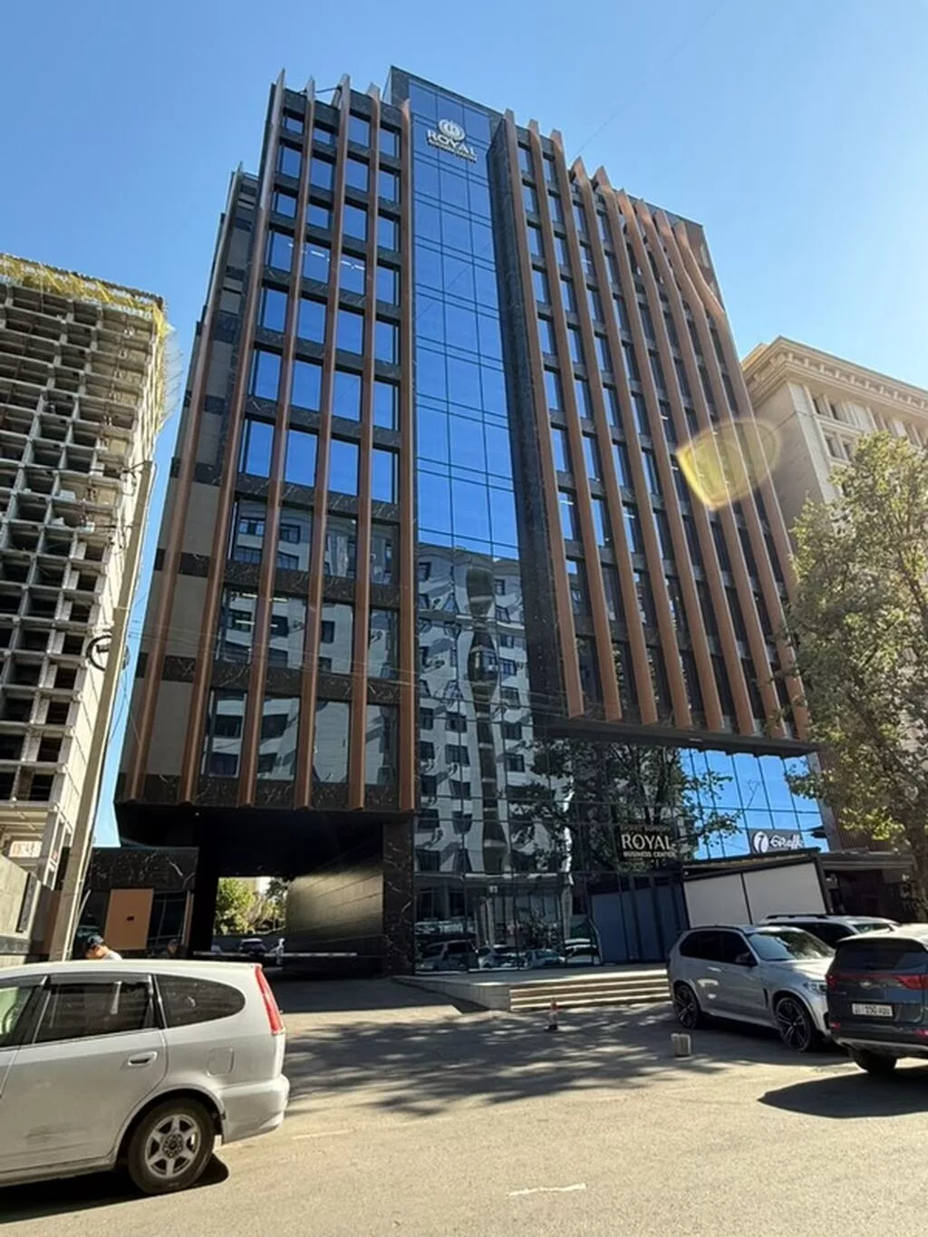 Сдаю Офис целиком: 45 м², В бизнес центре, С ремонтом, С системой безопасности