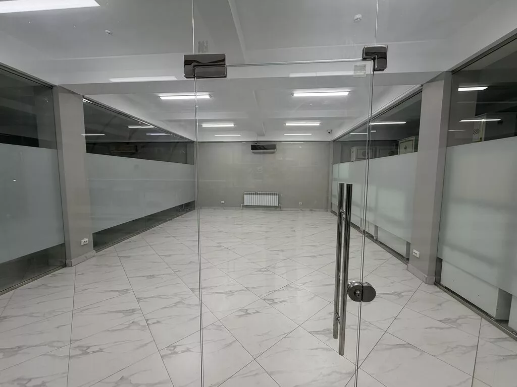 Аренда офисов, 42 м², В бизнес центре, С системой безопасности