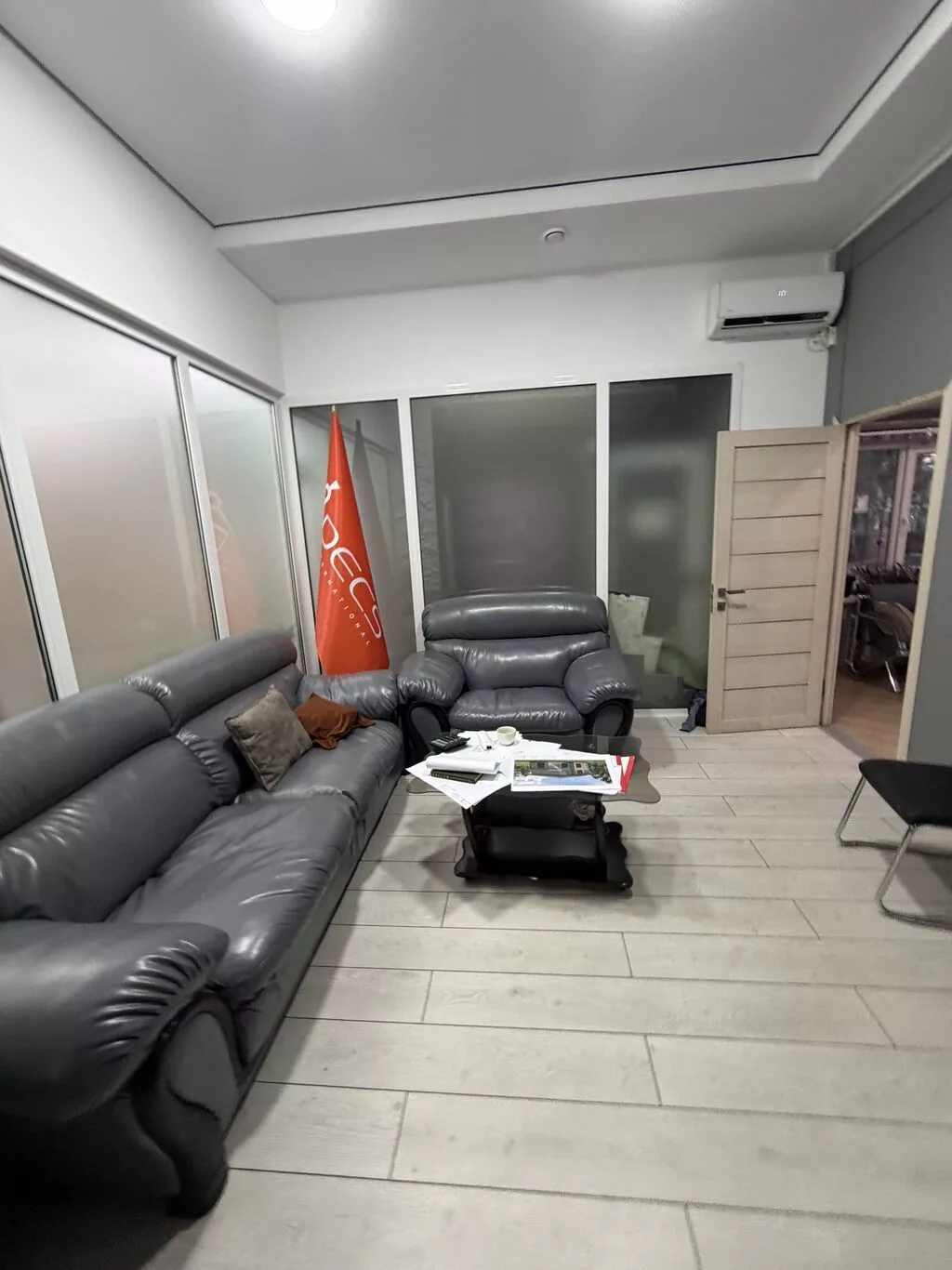 Продажа офисов 398 м², С ремонтом, Многоэтажное здание, 1 этаж