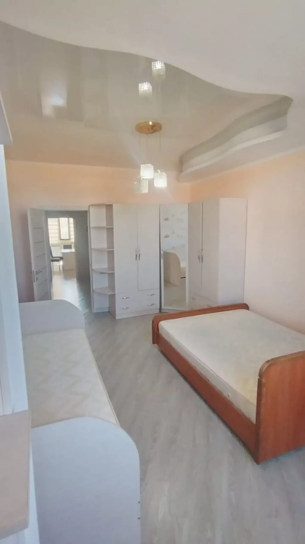 3 комнаты, 94 м², Элитка, 2 этаж, Косметический ремонт