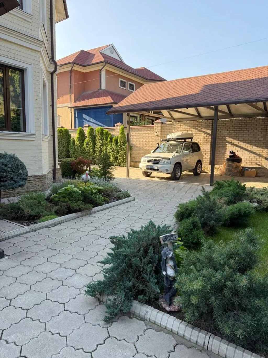 5 комнат, 230 м², 6 соток, Бишкек, Азия Молл Собственник