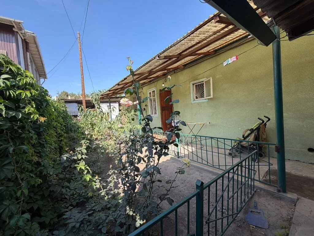 🏡 ПРОДАЁТСЯ ПОЛДОМА В БИШКЕКЕ 📍Пишпек 📐 Площадь дома — 81,5 м² 🌳