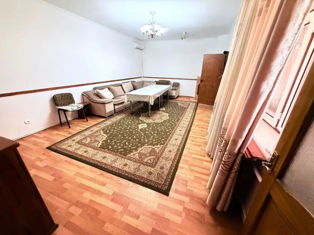 250 м², 6 комнат и более, ул. Матросова