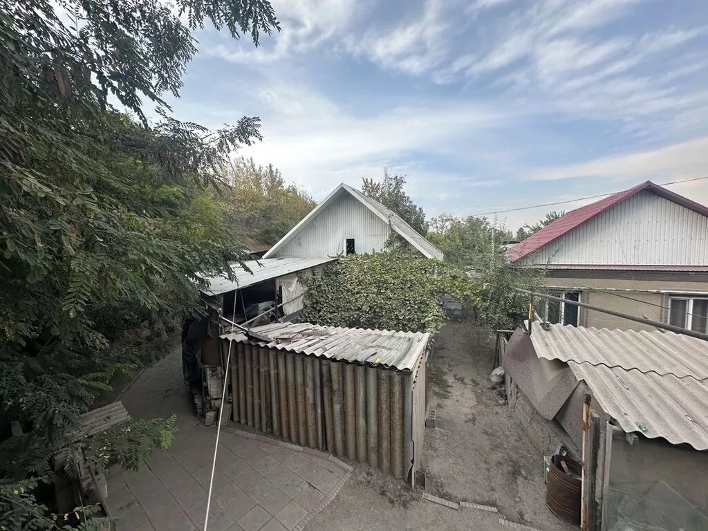 3 комнаты, 85 м², 4 соток, Бишкек, Красный Строитель ж/м Агентство недвижимости