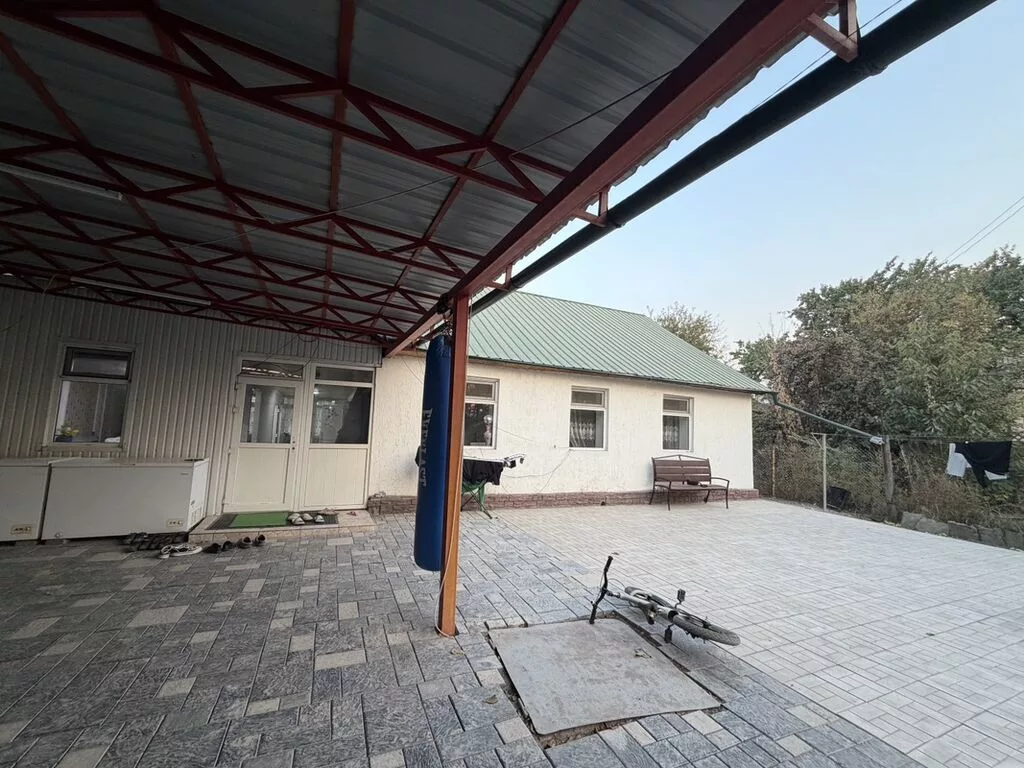 4 комнаты, 100 м², 6 соток, Бишкек, 110 квартал Собственник