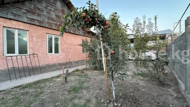 Продажа, дом, 4-комн.: Чуйская область / Бишкек, город Бишкек, с. Новопавловка — за 9 641 500 сом