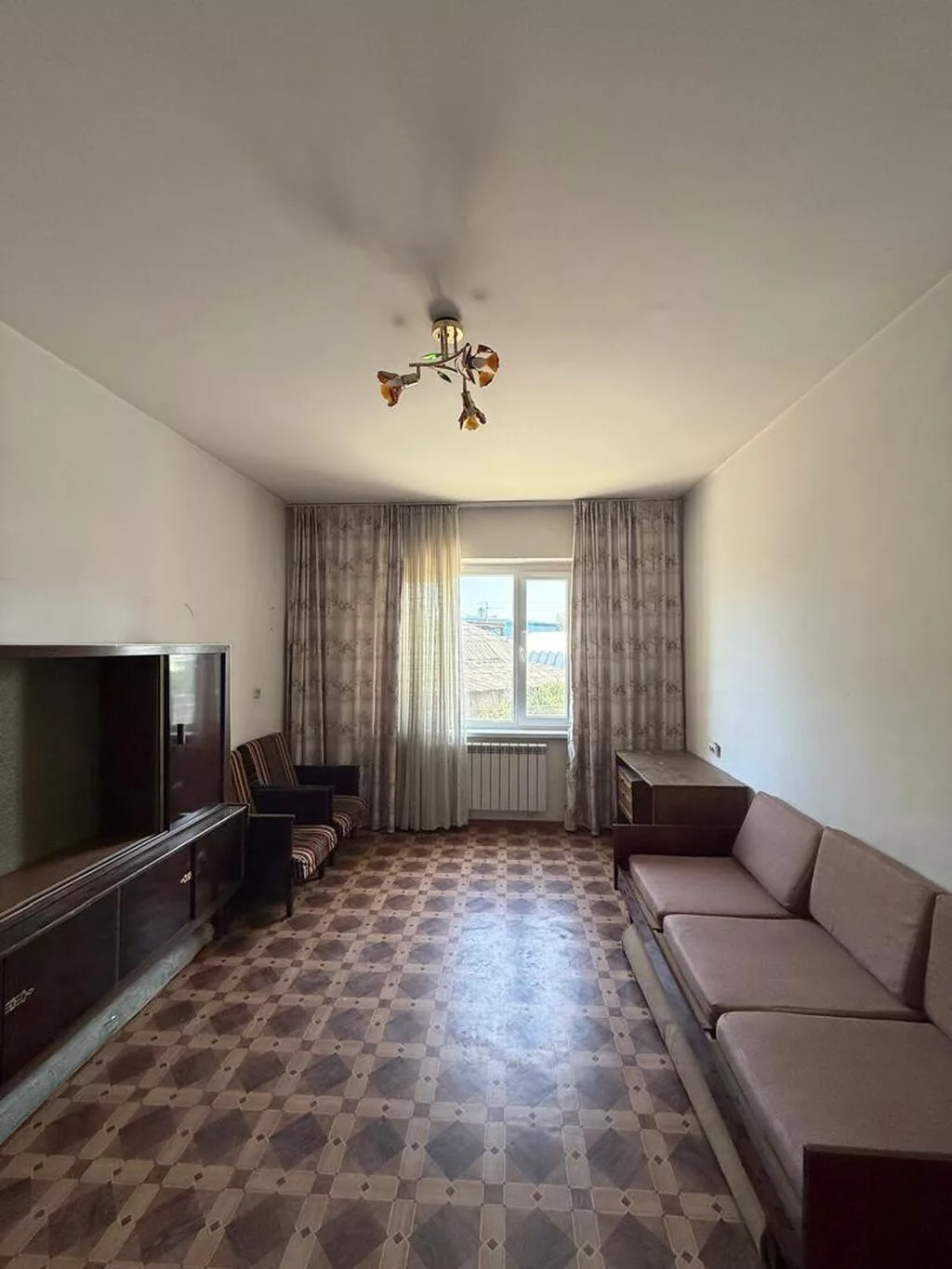 1 комната, 38 м², 105 серия, 2 этаж, Старый ремонт