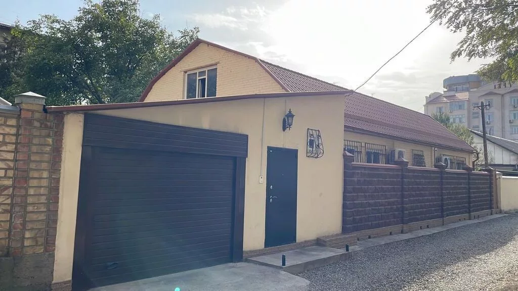 6 комнат и более, 280 м², 4 соток, Бишкек, Риэлтор