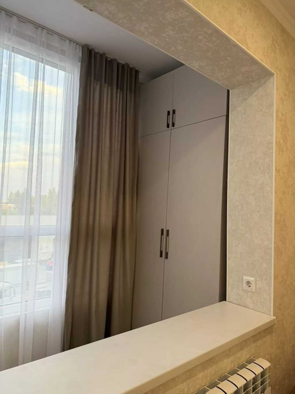 Студия с продуманной планировкой и полной меблировкой. - Кухонный