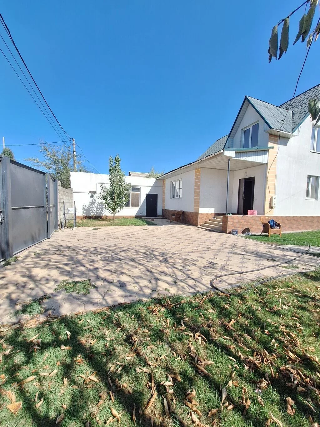 4 комнаты, 140 м², 4 соток, Бишкек, Колмо ж/м Риэлтор