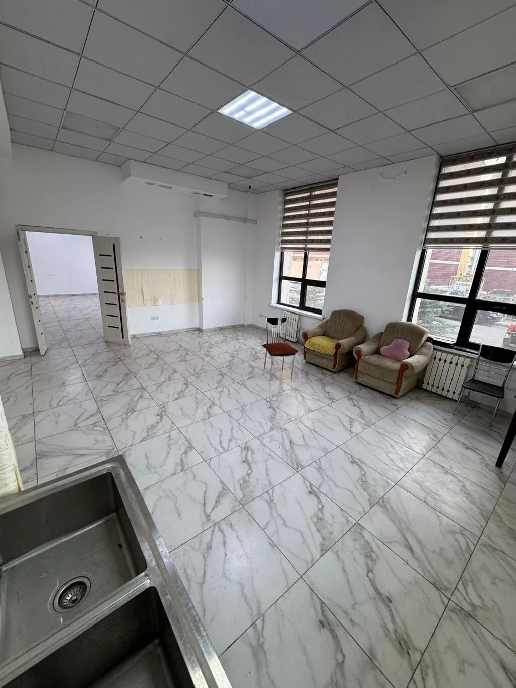 Продажа офисов 125 м², С ремонтом, Многоэтажное здание, 1 этаж