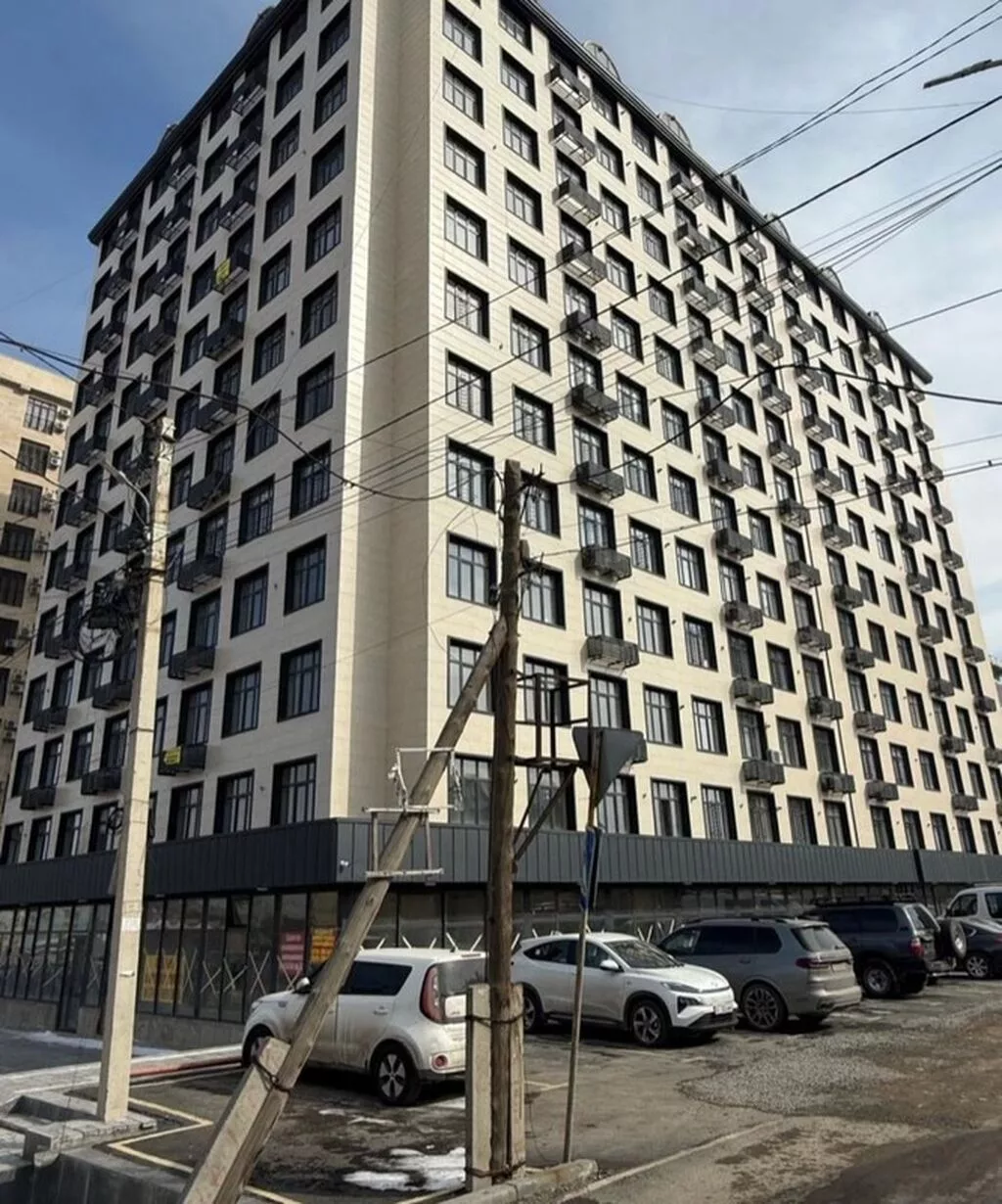 Продается 3 комнатная квартира ЖК «Асман» СК «МЭНС» Адрес:Бакаева 142