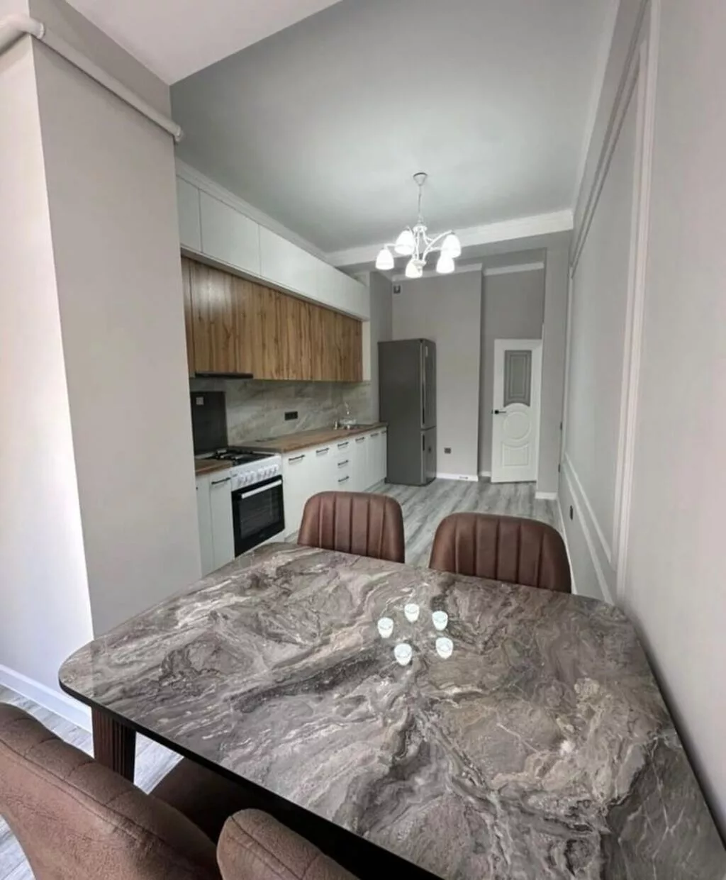 2 комнаты, 46 м², 12 мкр Элитка, 2 этаж, Свежий ремонт