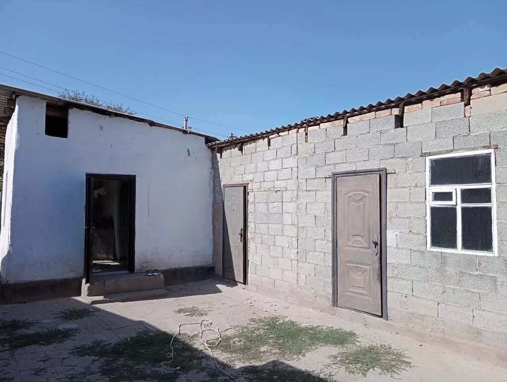 "Абасы, суусу таза жайында салкын. " Шаарга 15мин. " Мектеп, садик