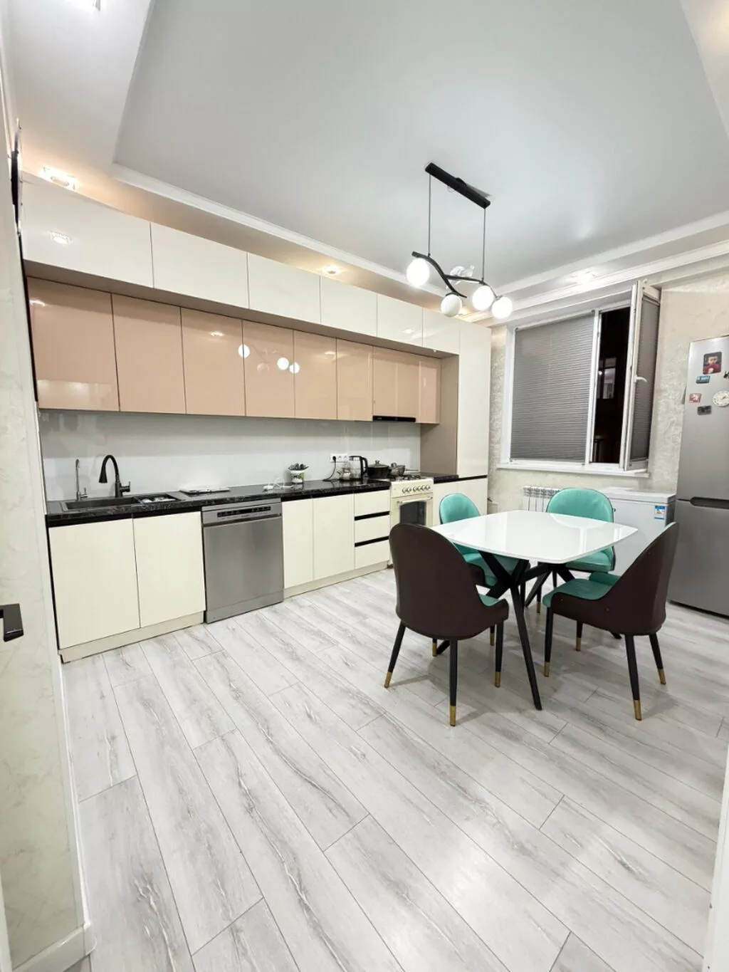 3 комнаты, 84 м², Кок-Жар мкр 8 этаж, Свежий ремонт