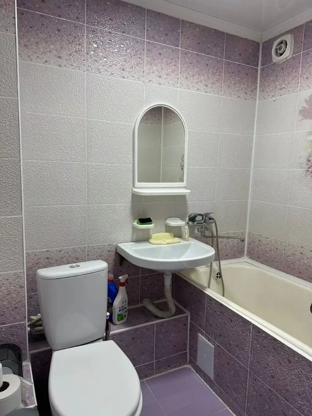 3 комнаты, 59 м², 10 мкр 104 серия, 1 этаж, Косметический ремонт