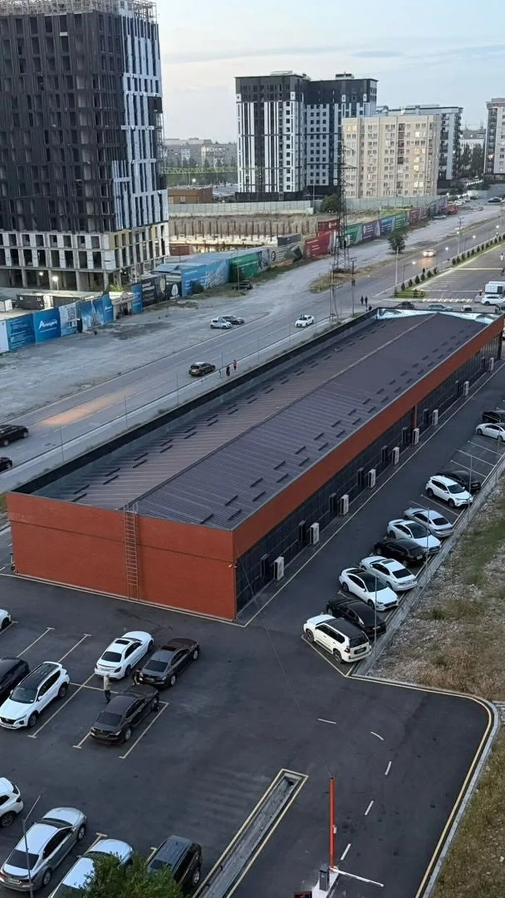 : 1200 м², Другой тип здания, Без ремонта