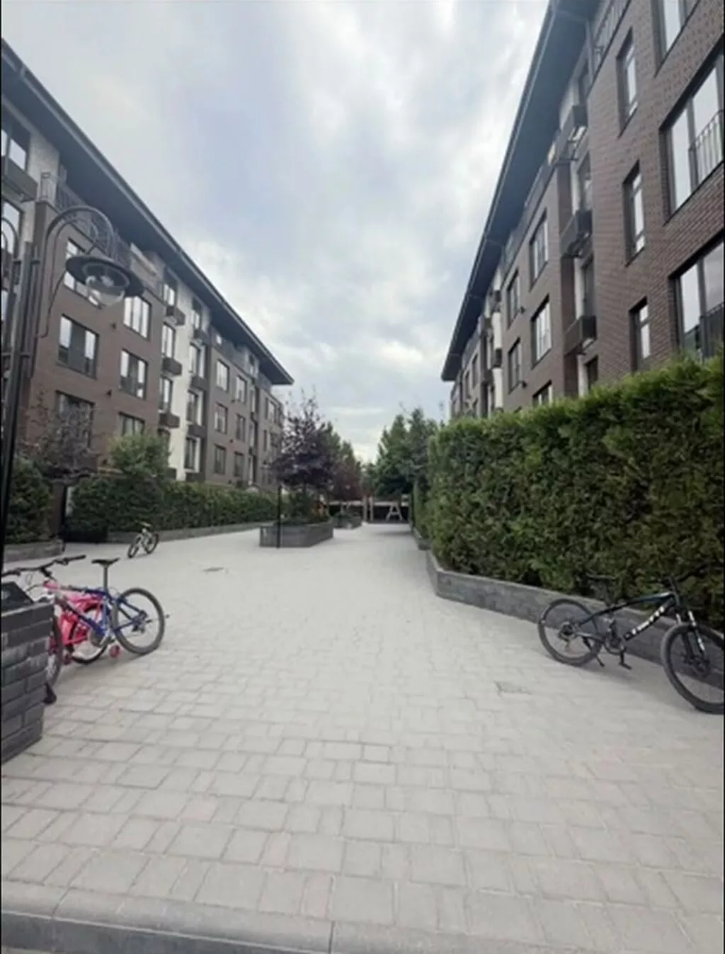 Продается 5 комнатная квартира 📍Адрес: мкр Аламедин-1 🏗️Застройщик