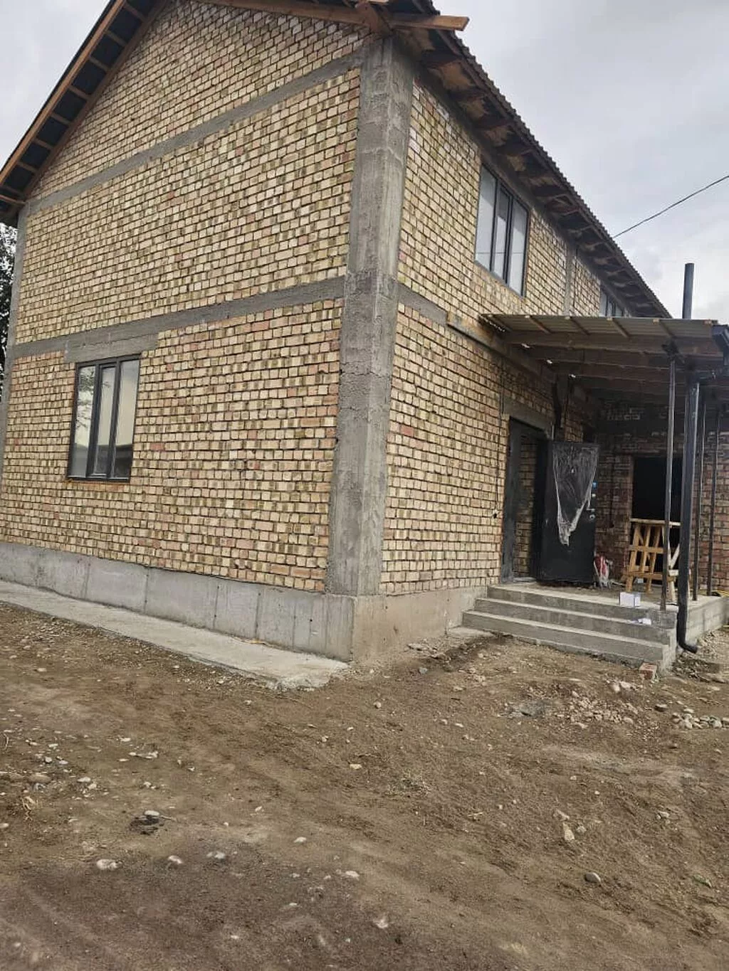 4 комнаты, 100 м², 4 соток, Бишкек, Собственник