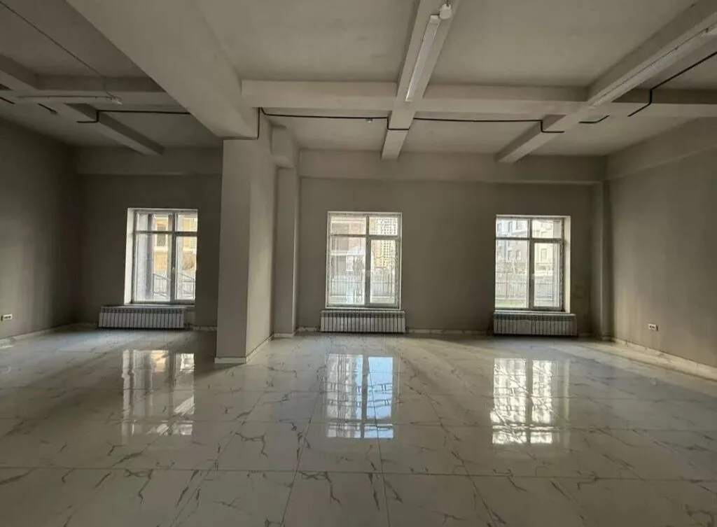 Коммерческое помещение — 180 м² • Этаж: 1 • Общая площадь: 180 м²