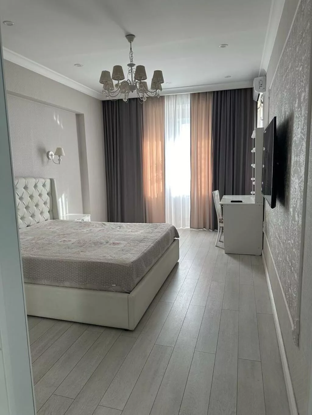 4 комнаты, 133 м², Золотой квадрат 12 этаж, Евроремонт