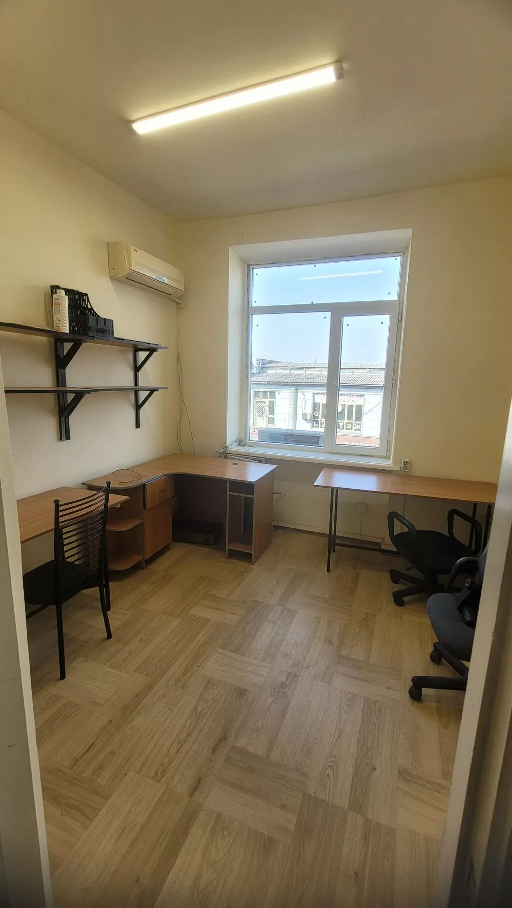Сдаю Офисный шкаф: Сдаю IT company, Photo studio, 9 м², В административном здании, С ремонтом