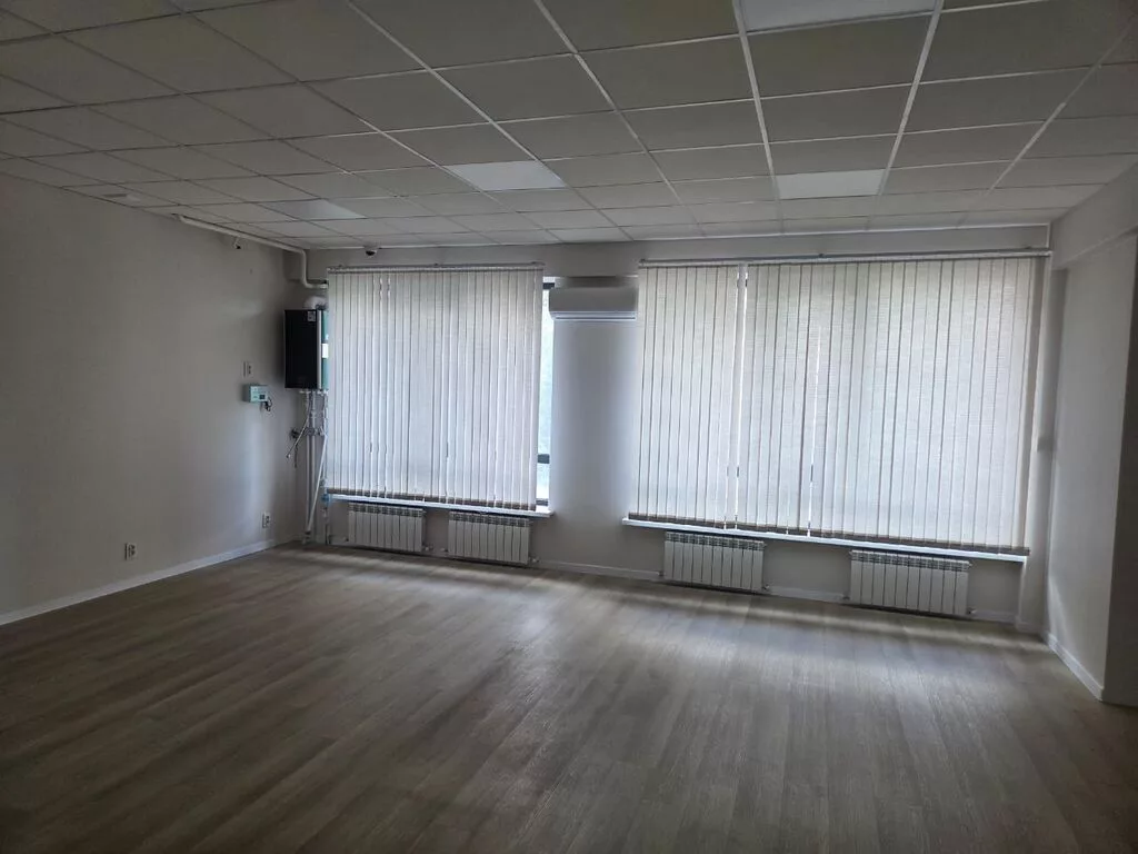Сдаю Офис целиком: 100 м², В жилом комплексе, С ремонтом, С отдельным входом