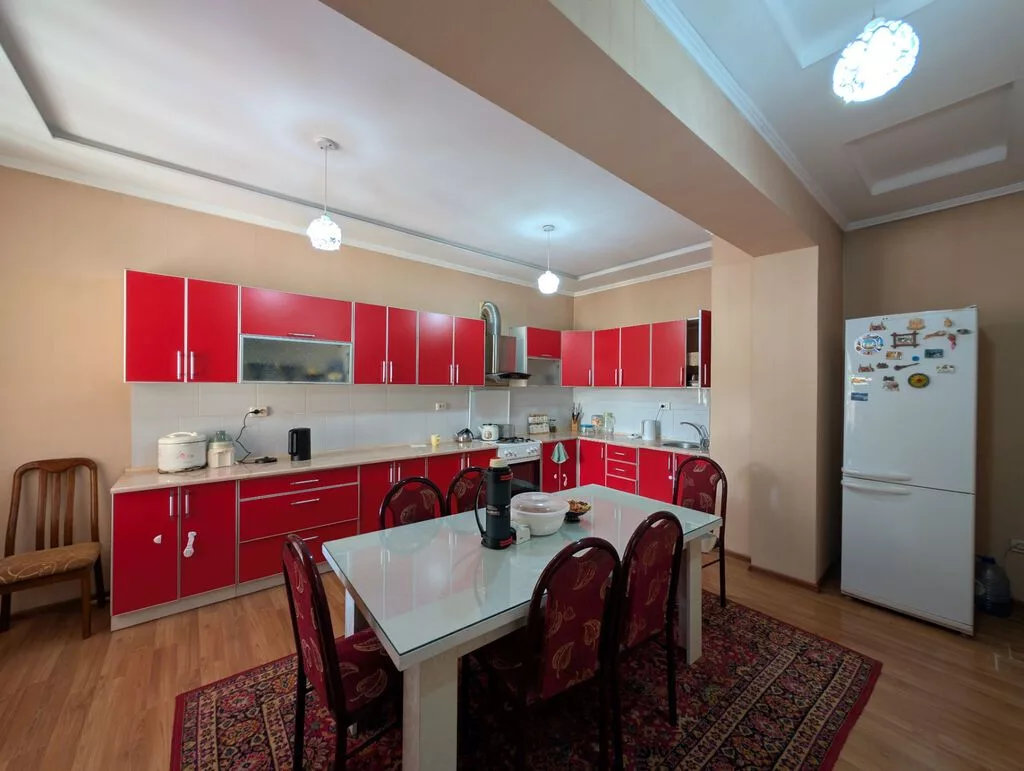 300 м², 6 комнат и более, Тунгуч мкр