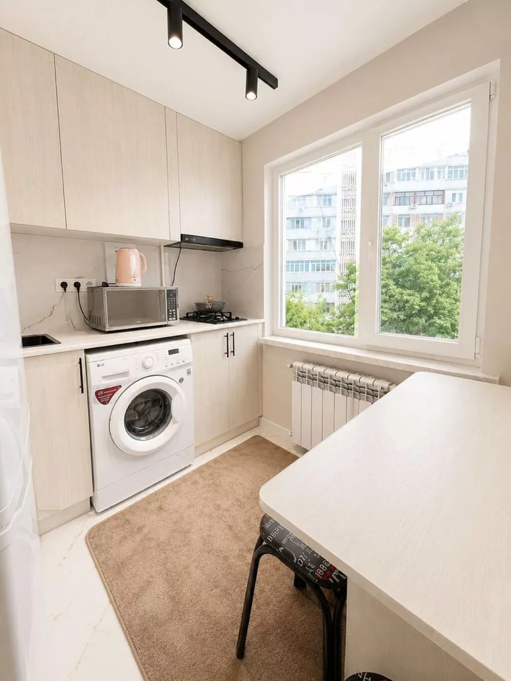 2 комнаты, 43 м², 6 мкр 104 серия, 4 этаж, Дизайнерский ремонт