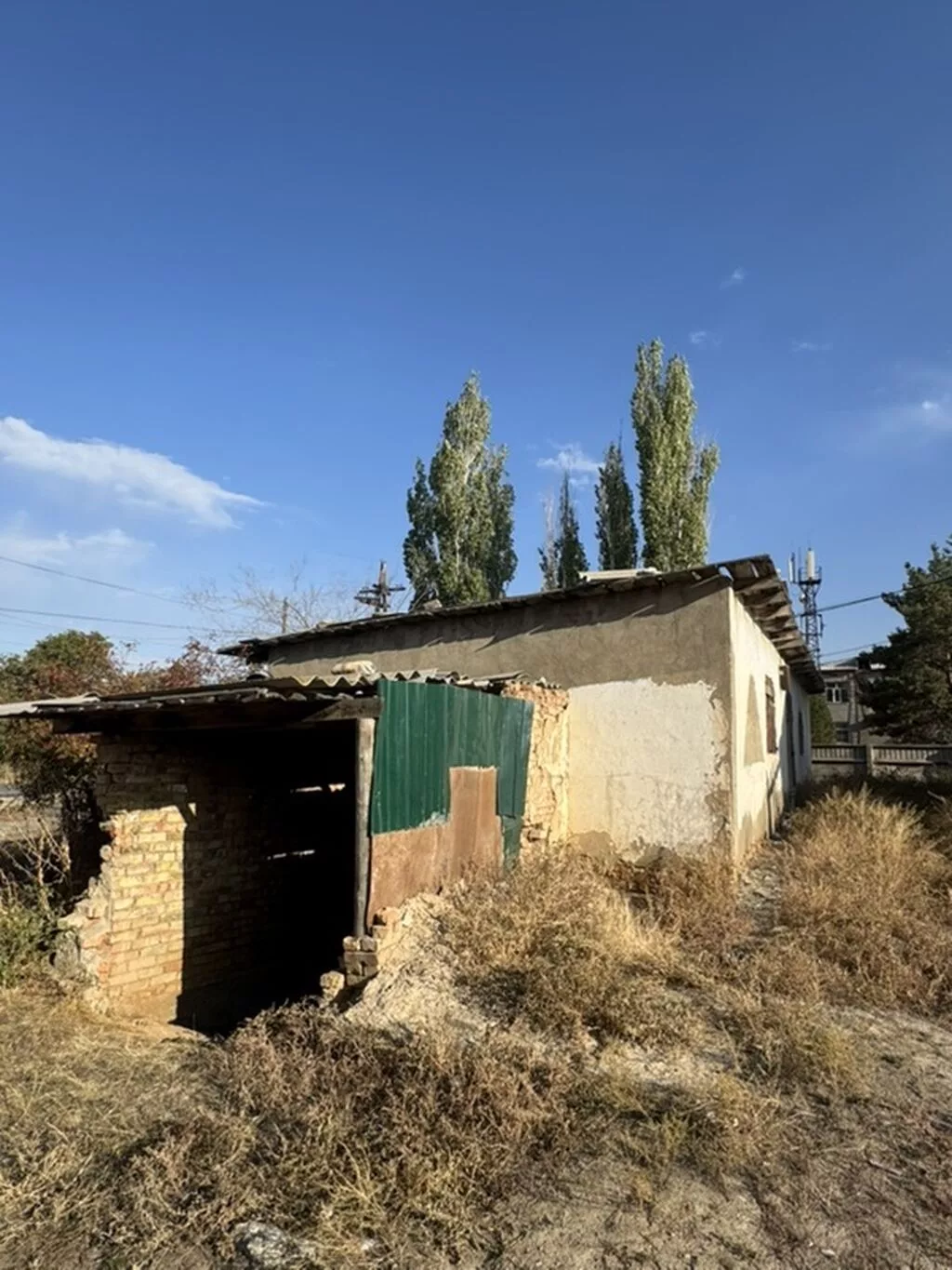 Продаётся здание хозяйственного назначения/склад с прилегающим