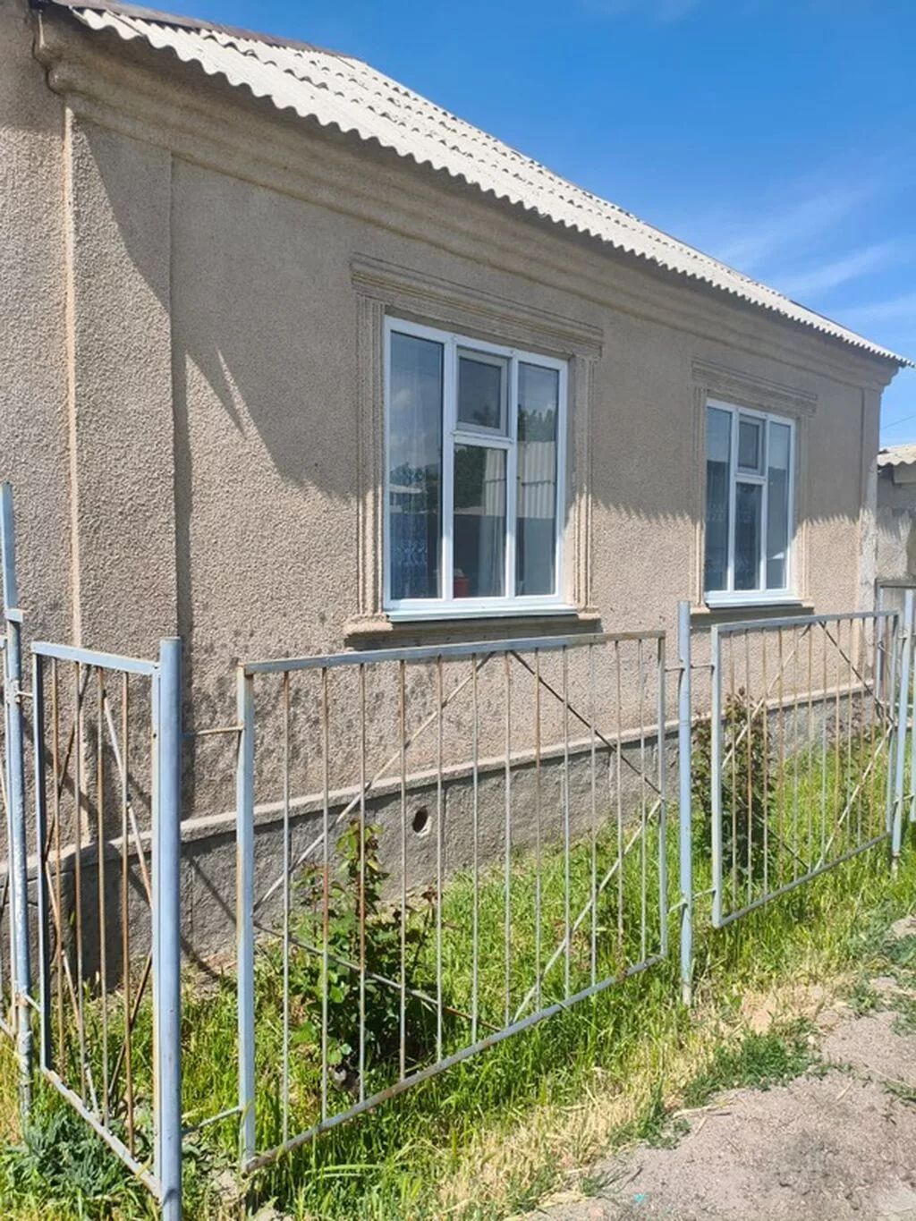 Срочно в связи с переездом продается Дом с участком и садом в районе