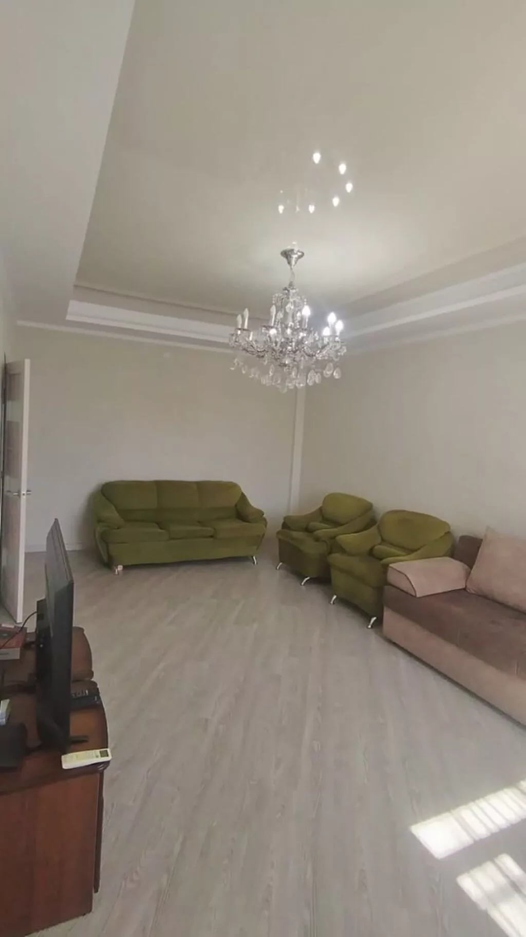 3 комнаты, 94 м², Элитка, 2 этаж, Косметический ремонт
