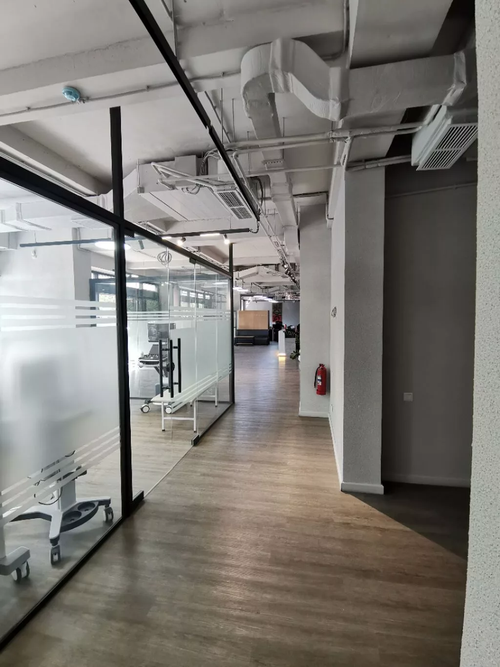 Продажа офисов 318 м², С ремонтом, Многоэтажное здание, 1 этаж