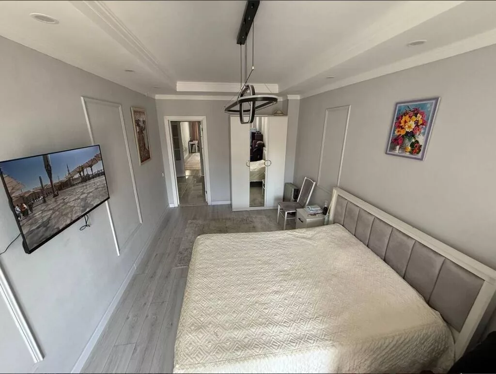 2 комнаты, 93 м², 7 мкр Элитка, 3 этаж, Дизайнерский ремонт