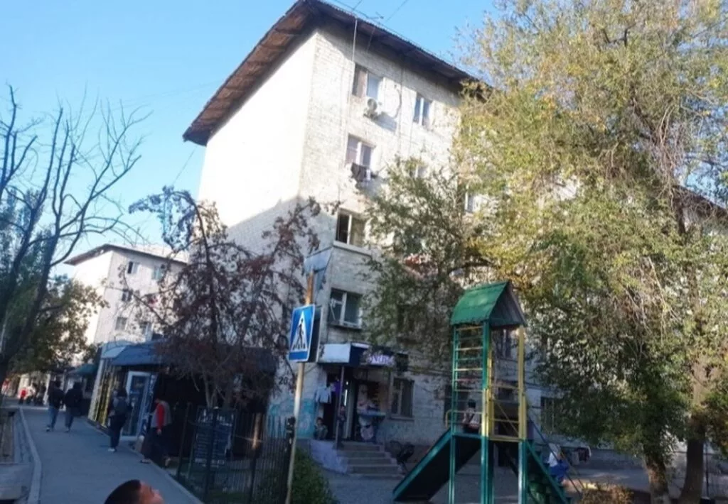 12 м²