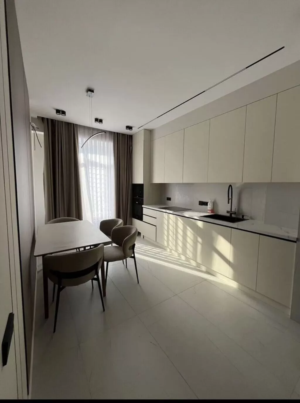 3 комнаты, 75 м², Асанбай мкр 6 этаж, Дизайнерский ремонт