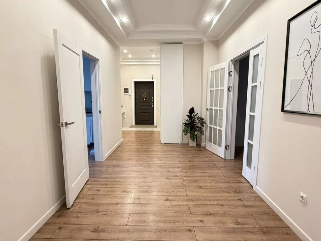 3 комнаты, 117 м², 7 мкр 2 этаж